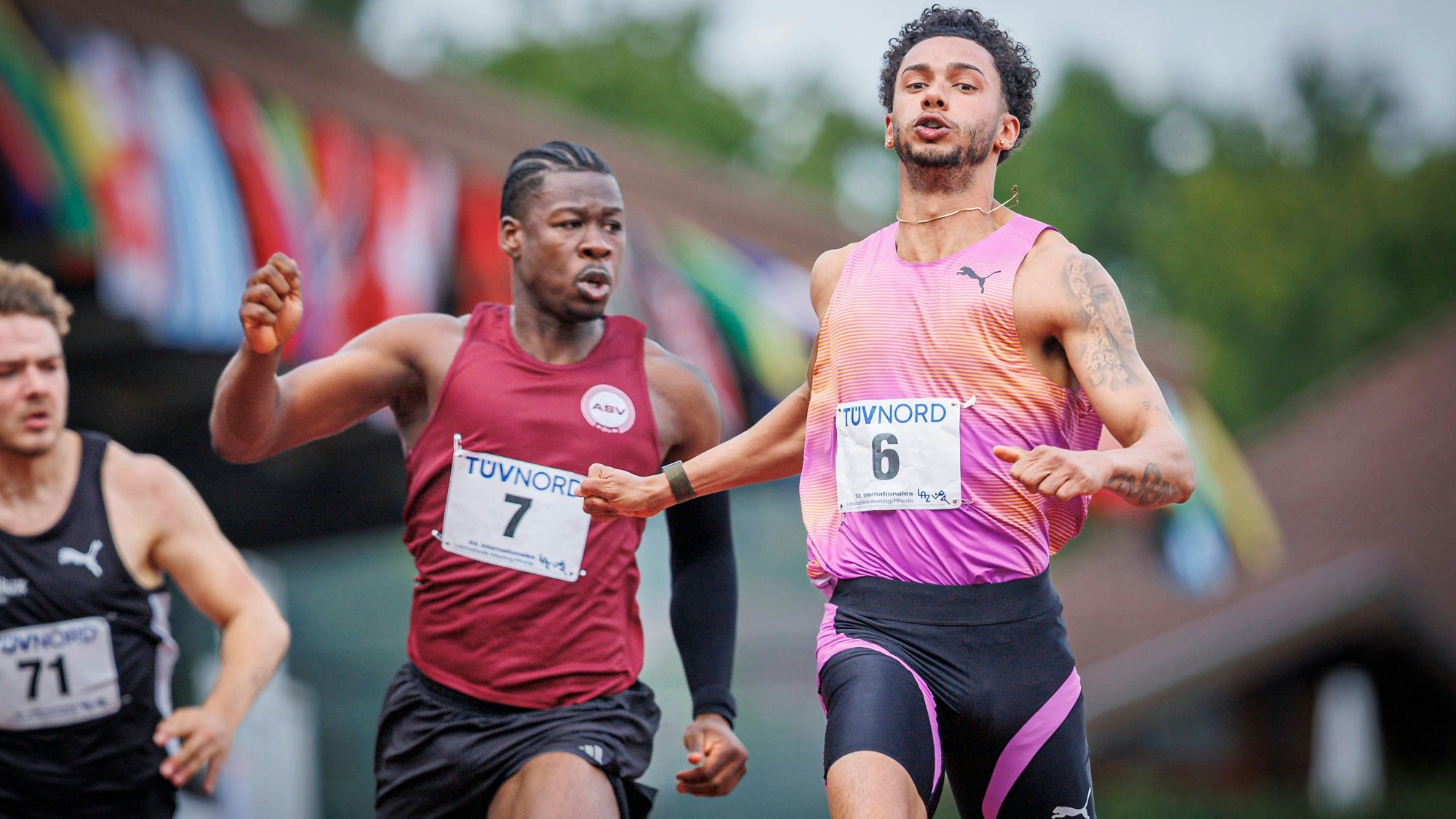 Joshua Hartmann (rechts)