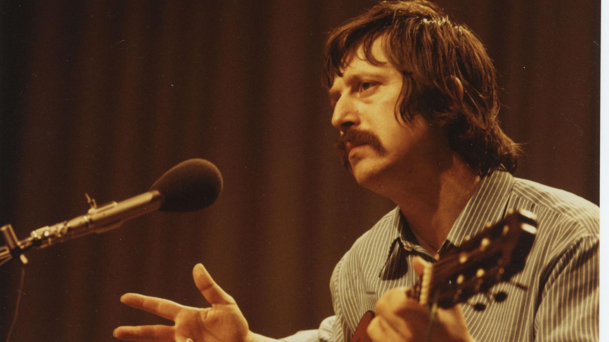 Wolf Biermann beim Kölner Konzert 1976.