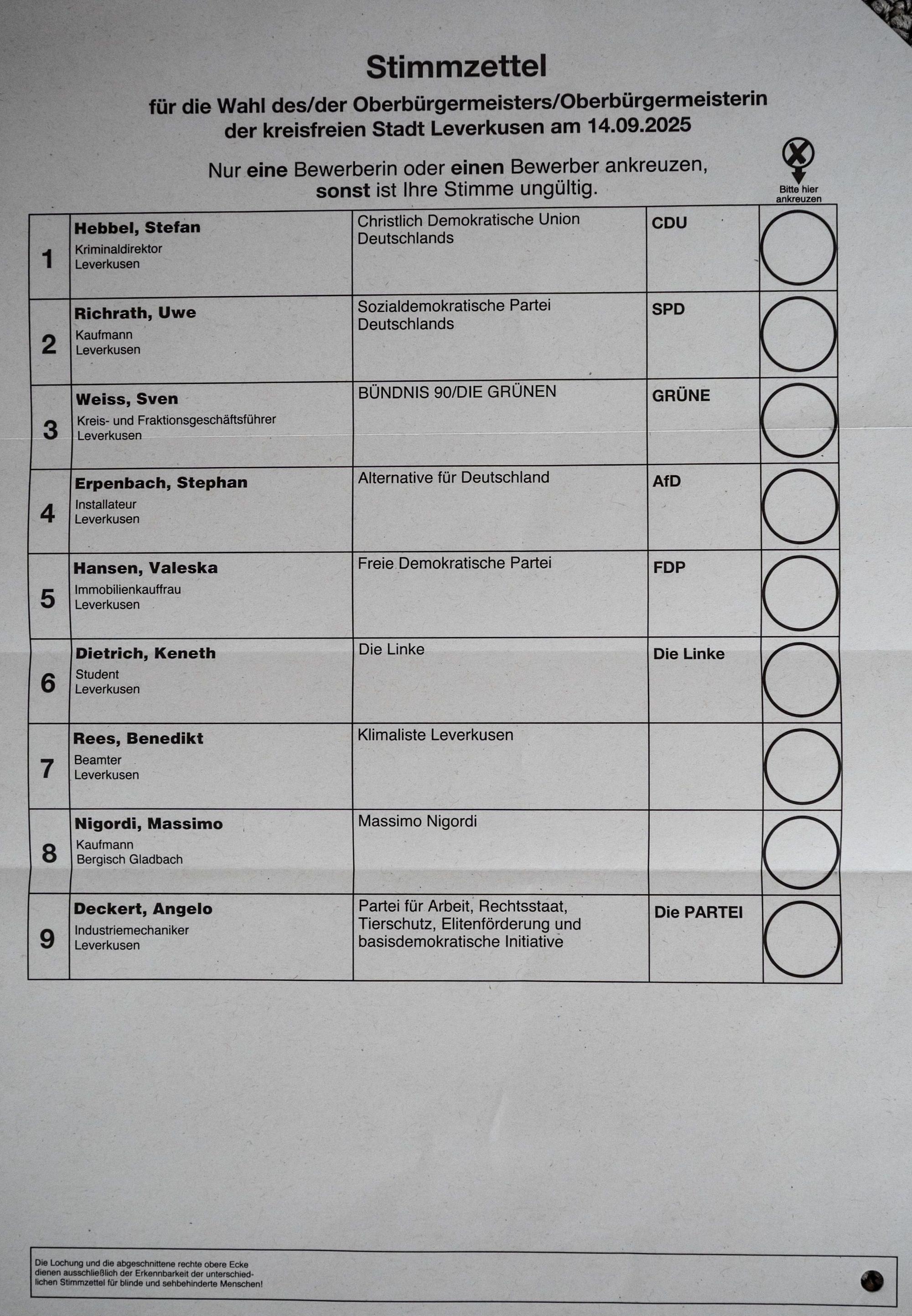 Wahlzettel Oberbürgermeisterwahl.
Das Briefwahlbüro zur Kommunalwahl und zur Wahl des Intergrationsrats ist seit dem 11. august geöffnet. Bild: Ralf Krieger