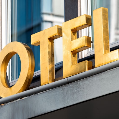 Schriftzug Hotel an einem Hotel