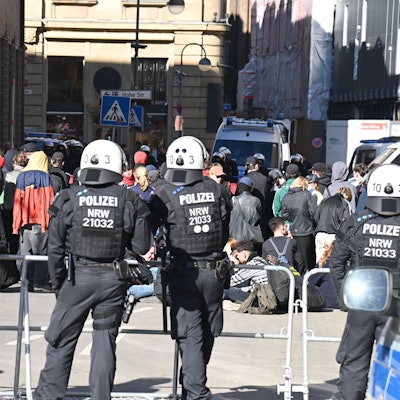 Die Polizei hat offenbar ein Protestcamp unter dem Motto „Rheinmetall entwaffnen“ verboten (Symbolbild).