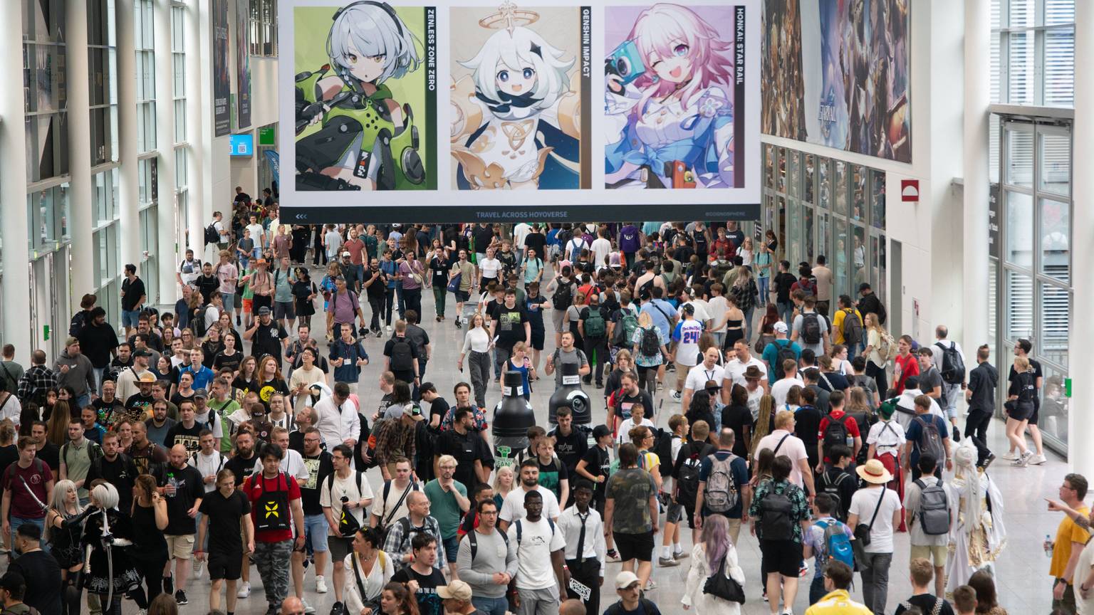 2024 lockte die Gamescom rund 335.000 Besucherinnen und Besucher in die Kölner Messehallen.