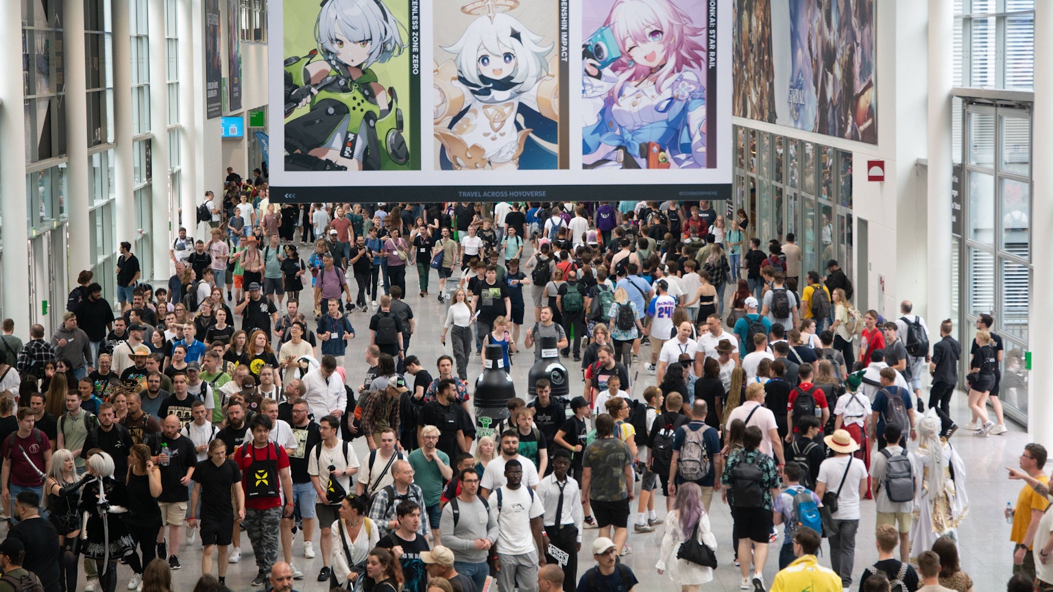2024 lockte die Gamescom rund 335.000 Besucherinnen und Besucher in die Kölner Messehallen.