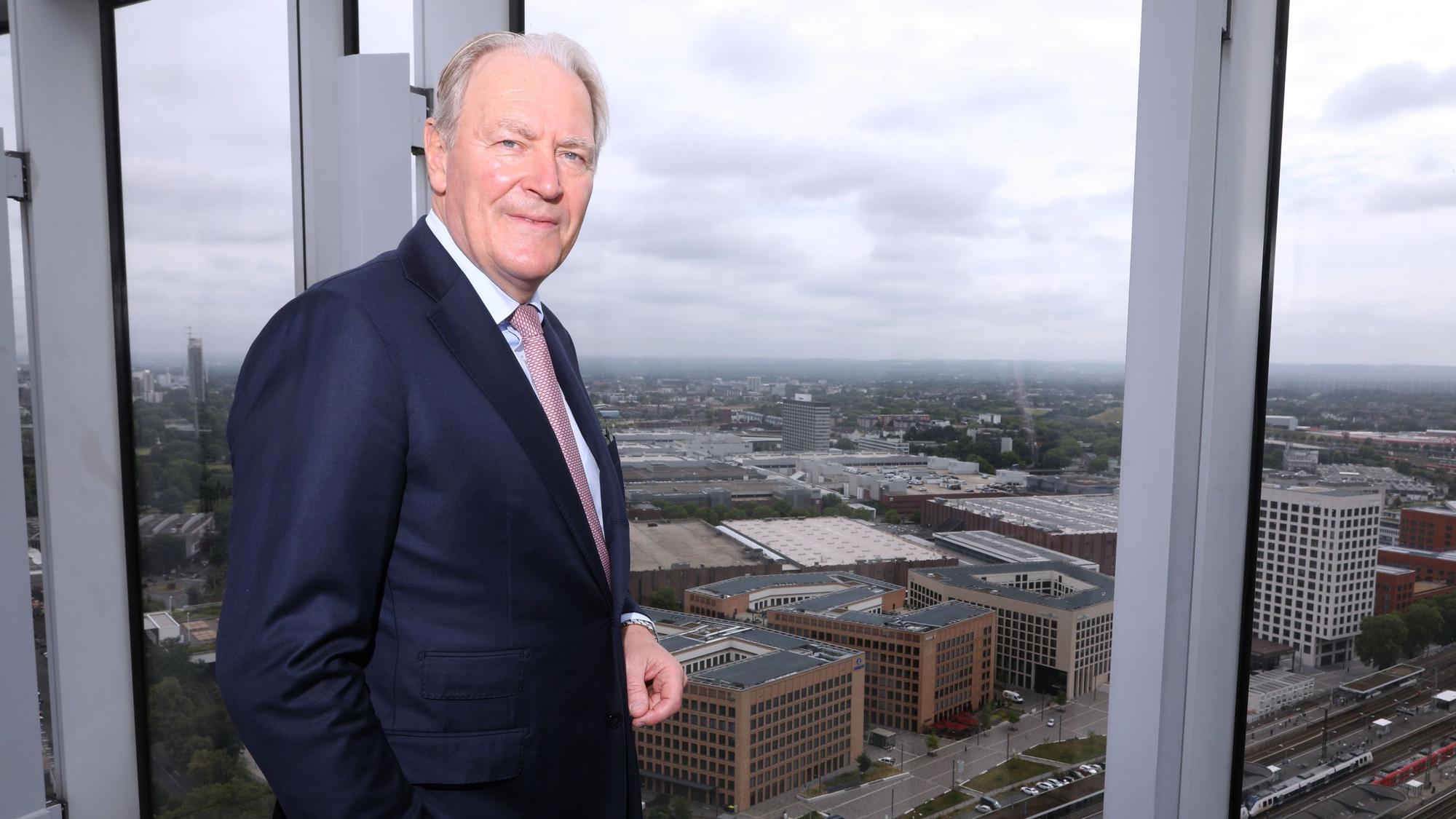 27.06.2025, Köln: Gerald Böse Vorsitzender der Geschäftsführung der Kölnmesse spricht über Finanzzahlen 2024 - und präsentiert die neue Unternehmensstrategie „level35“, die für die kommenden zehn Jahre gelten soll. Foto: Arton Krasniqi