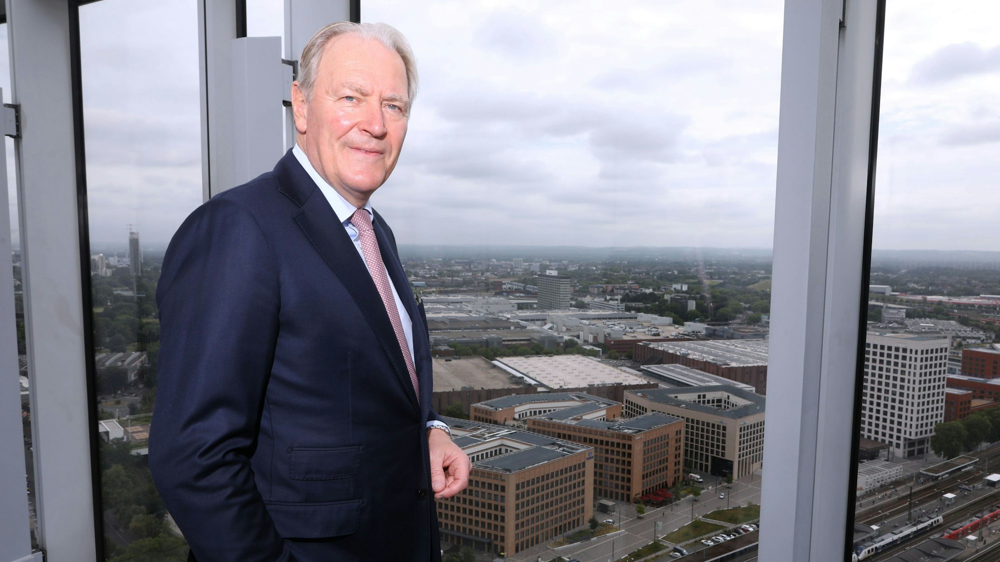 27.06.2025, Köln: Gerald Böse Vorsitzender der Geschäftsführung der Kölnmesse spricht über Finanzzahlen 2024 - und präsentiert die neue Unternehmensstrategie „level35“, die für die kommenden zehn Jahre gelten soll. Foto: Arton Krasniqi