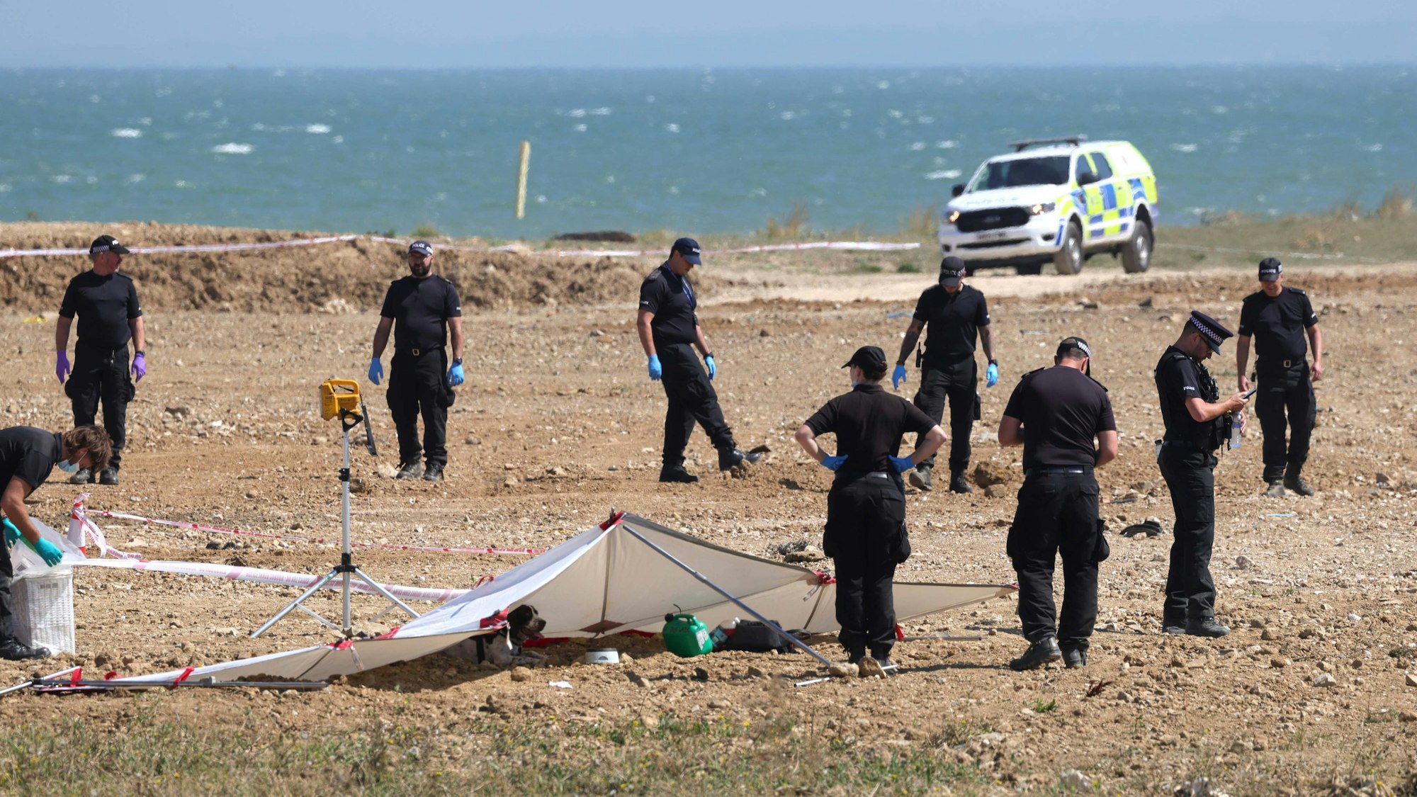 Die Polizei sichert Beweise.