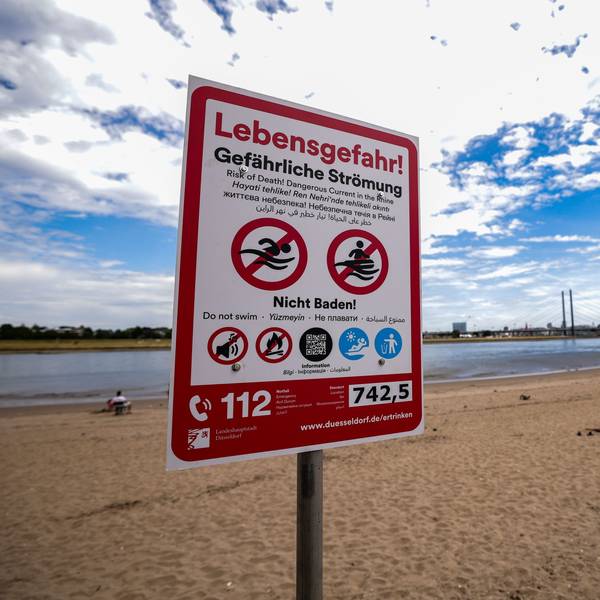 In Düsseldorf gilt ab dem 14. August ein Badeverbot im Rhein.