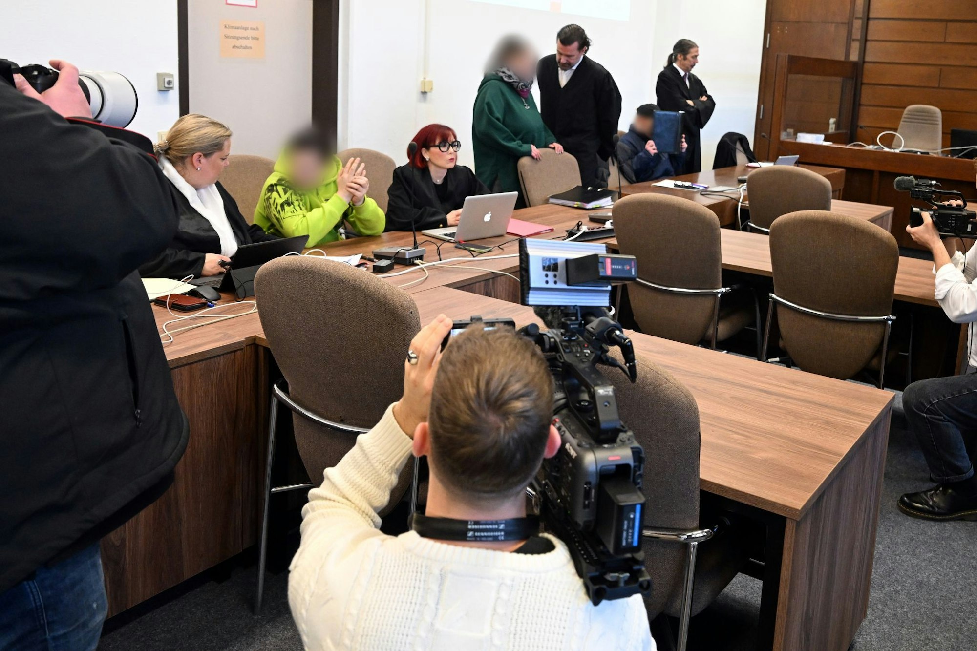Im Dezember 2023 hatte der Prozess gegen die Mitbewohner am Landgericht Köln begonnen. (Archvibild)