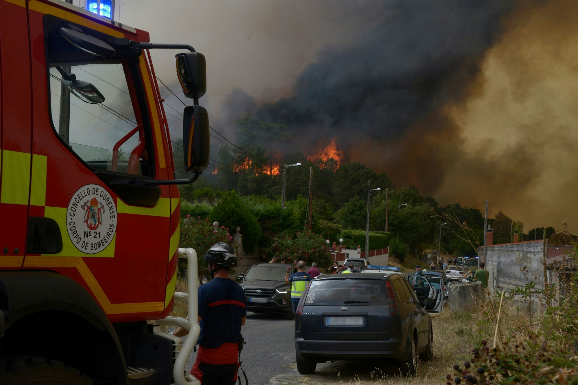 In Spanien gebe es derzeit insgesamt 14 größere aktive Feuer, sagte die Ministerin für Ökologischen Wandel, Sara Aagesen.