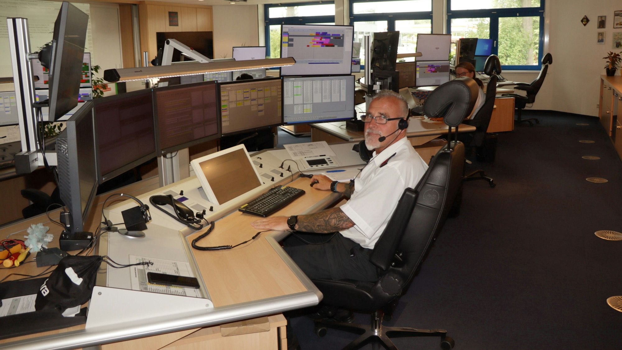 Das Bild zeigt die Kreisleitstelle bei der Feuerwehr in Kerpen.