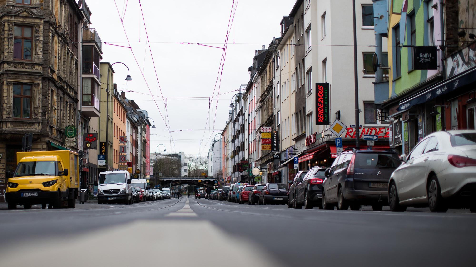 In einer Bar im Bereich der Zülpicher Straße kam es zu der schweren Messerattacke.