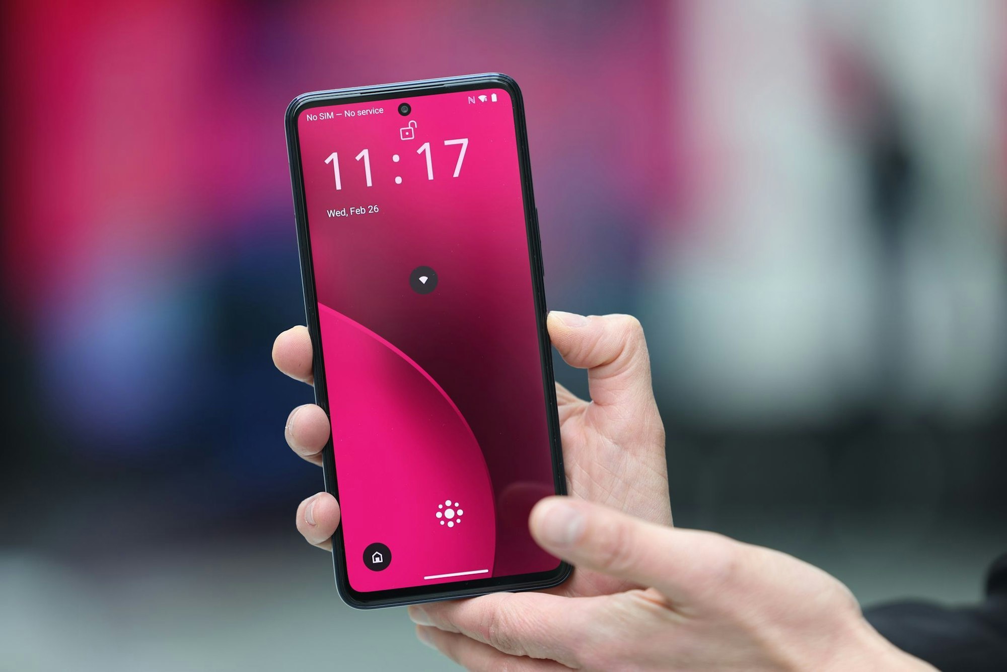 So sieht die Oberfläche des Smartphones aus, wenn man mit dem KI-Sprachassistenten spricht - Apps sieht man dann nicht.