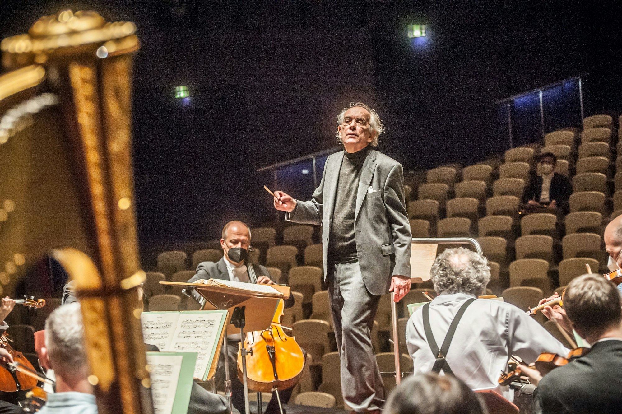 Dirk Joeres dirigiert die Westdeutsche Sinfonia.