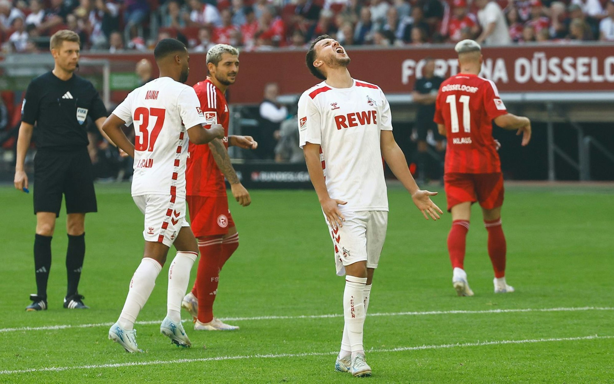 Schiedsrichter Christian Dingert hatte mit der Partie Fortuna Düsseldorf gegen den 1.FC Köln eine erwartbar schwiergige Aufgabe zu bewältigen. (Bild: 2024 Getty Images/Leon Kuegeler)