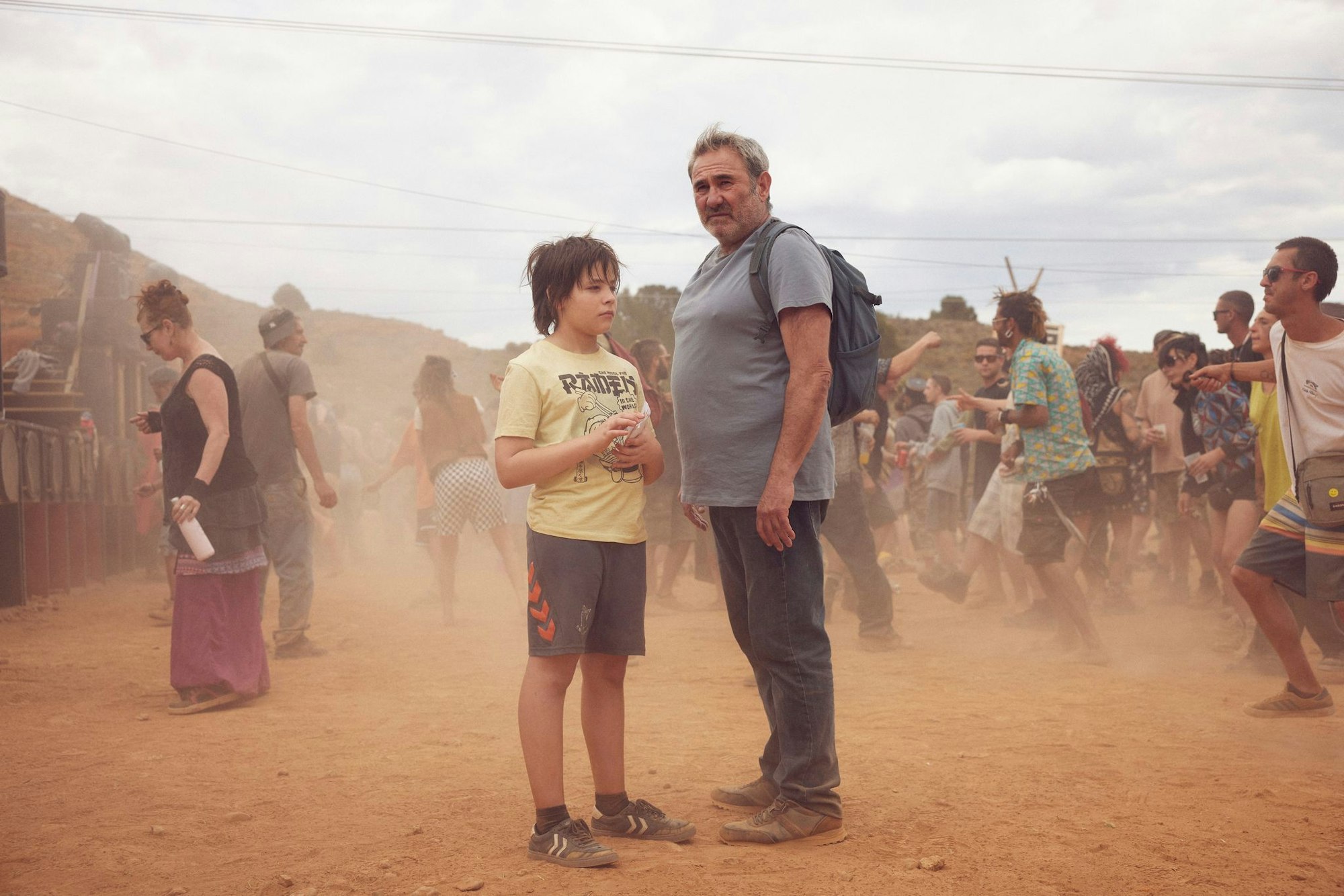 Sergi Lopéz (r) als Luis und Bruno Núñez als sein Sohn Estéba in einer Filmszene.