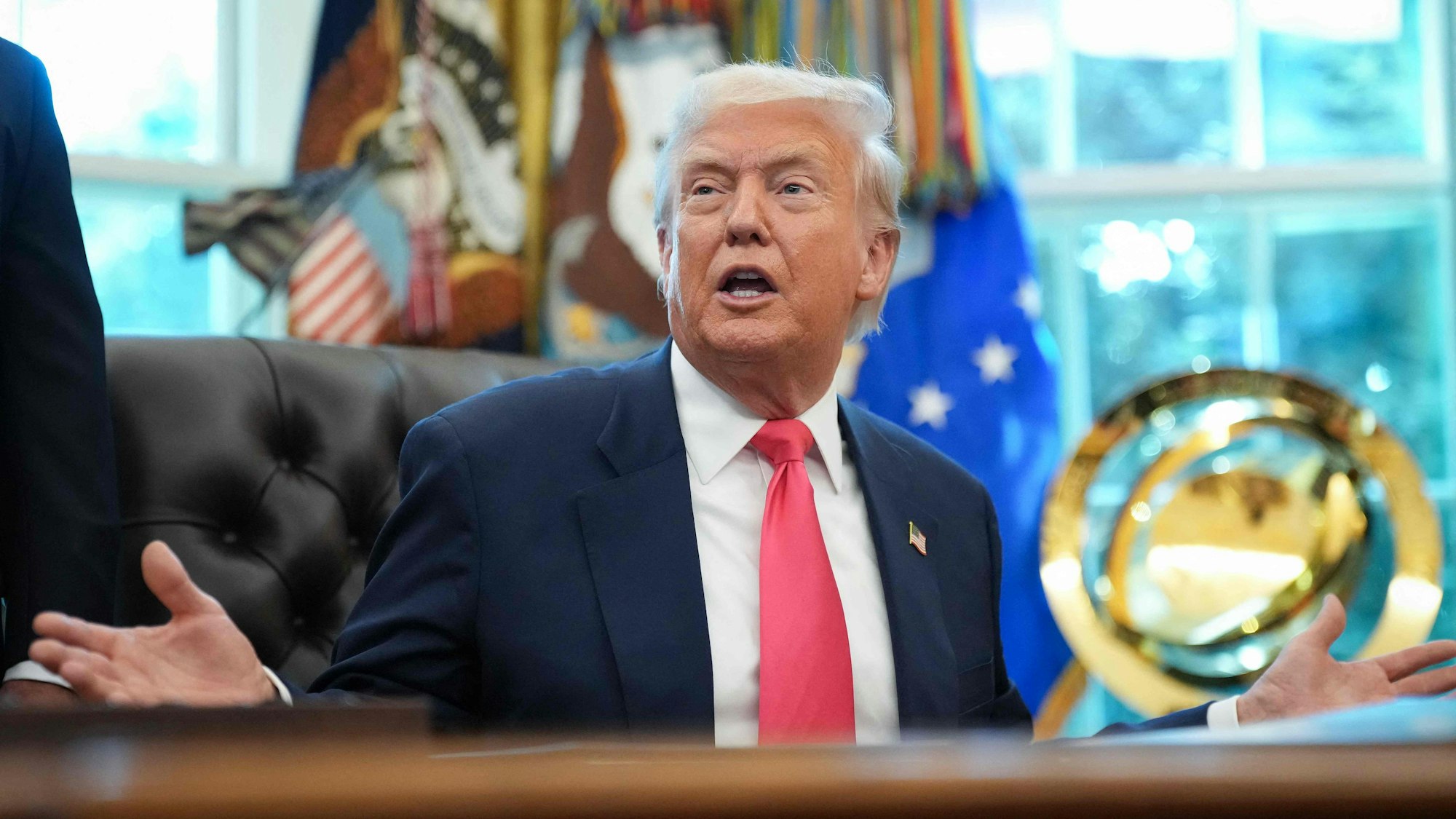 WASHINGTON, DC - AUGUST 14: U.S. President Donald Trump answers questions from reporters in the Oval Office on August 14, 2025 in Washington, DC. Trump signed a proclamation on the 90th anniversary of Social Security to highlight his administration's efforts on the program. Andrew Harnik/Getty Images/AFP (Photo by Andrew Harnik / GETTY IMAGES NORTH AMERICA / Getty Images via AFP)