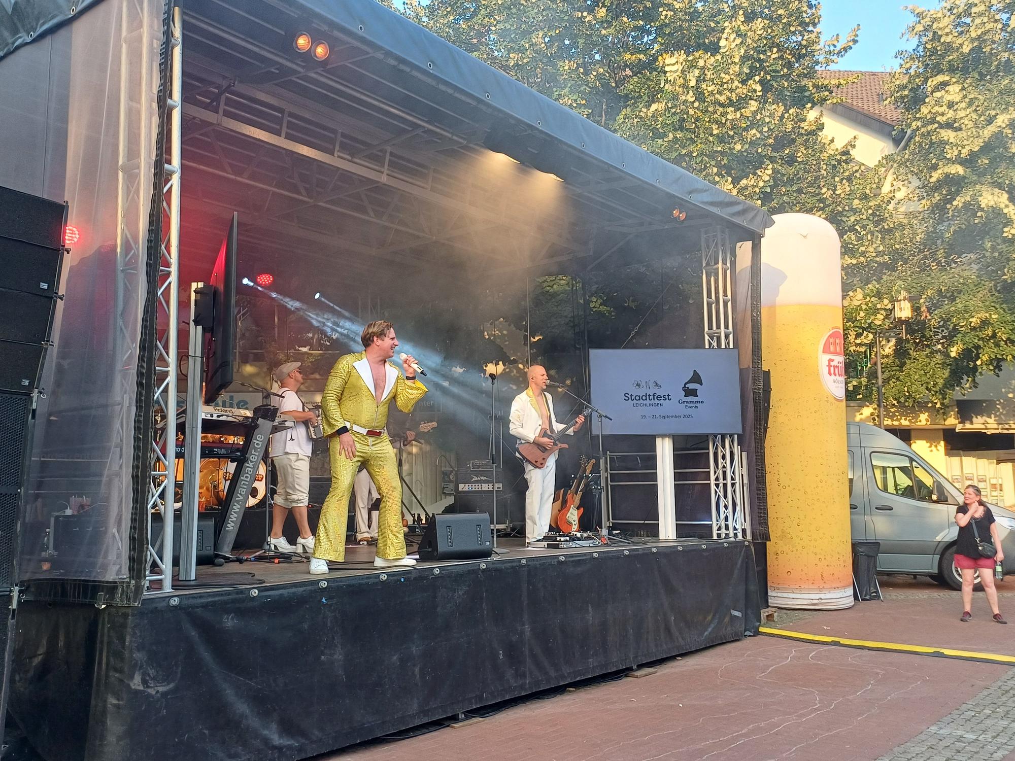 Band auf der Bühne