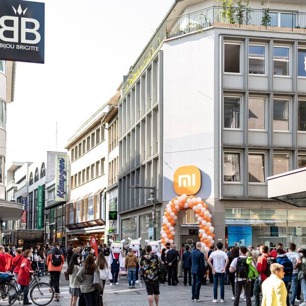Der chinesische Smartphone-Hersteller Xiaomi war Vormieter in dem Eckhaus, blieb aber nur zwei Jahre bis 2023. Seitdem steht das Gebäude leer.