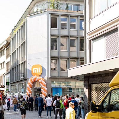 Der chinesische Smartphone-Hersteller Xiaomi war Vormieter in dem Eckhaus, blieb aber nur zwei Jahre bis 2023. Seitdem steht das Gebäude leer.