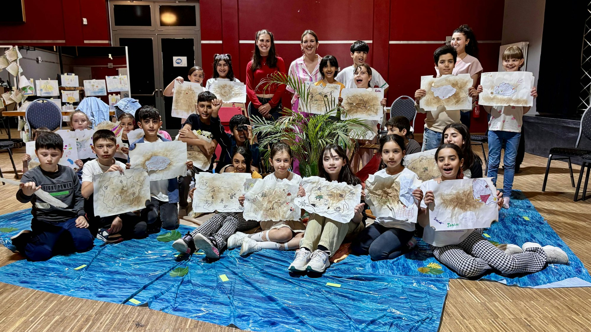 Die Kinder begaben sich auf eine „einsame Insel“ und verbesserten unter anderem in diesem Setting ihre Deutschkenntnisse.