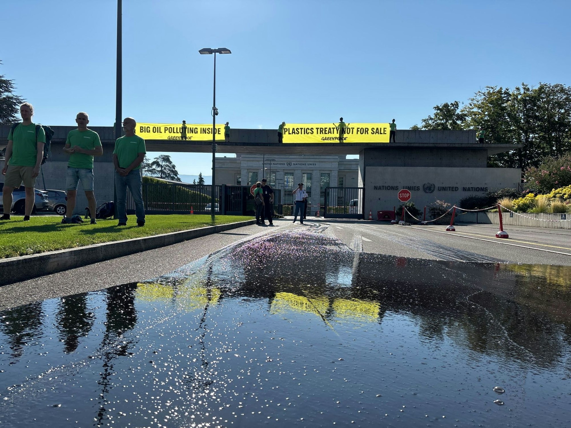 Greenpeace protestierte in Genf gegen den Einfluss der Öllobby auf die Verhandlungen. (Archiv)