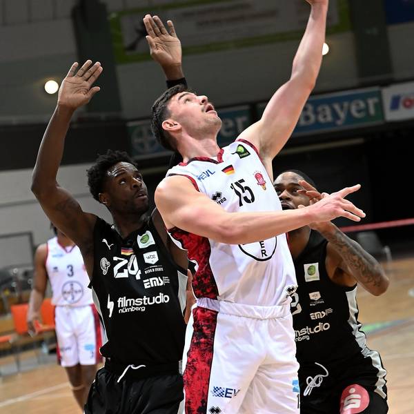 12.03.2022,Basketball,Bayer-Nürnberg rechts:Luca Kahl (Bayer) Foto: Uli Herhaus