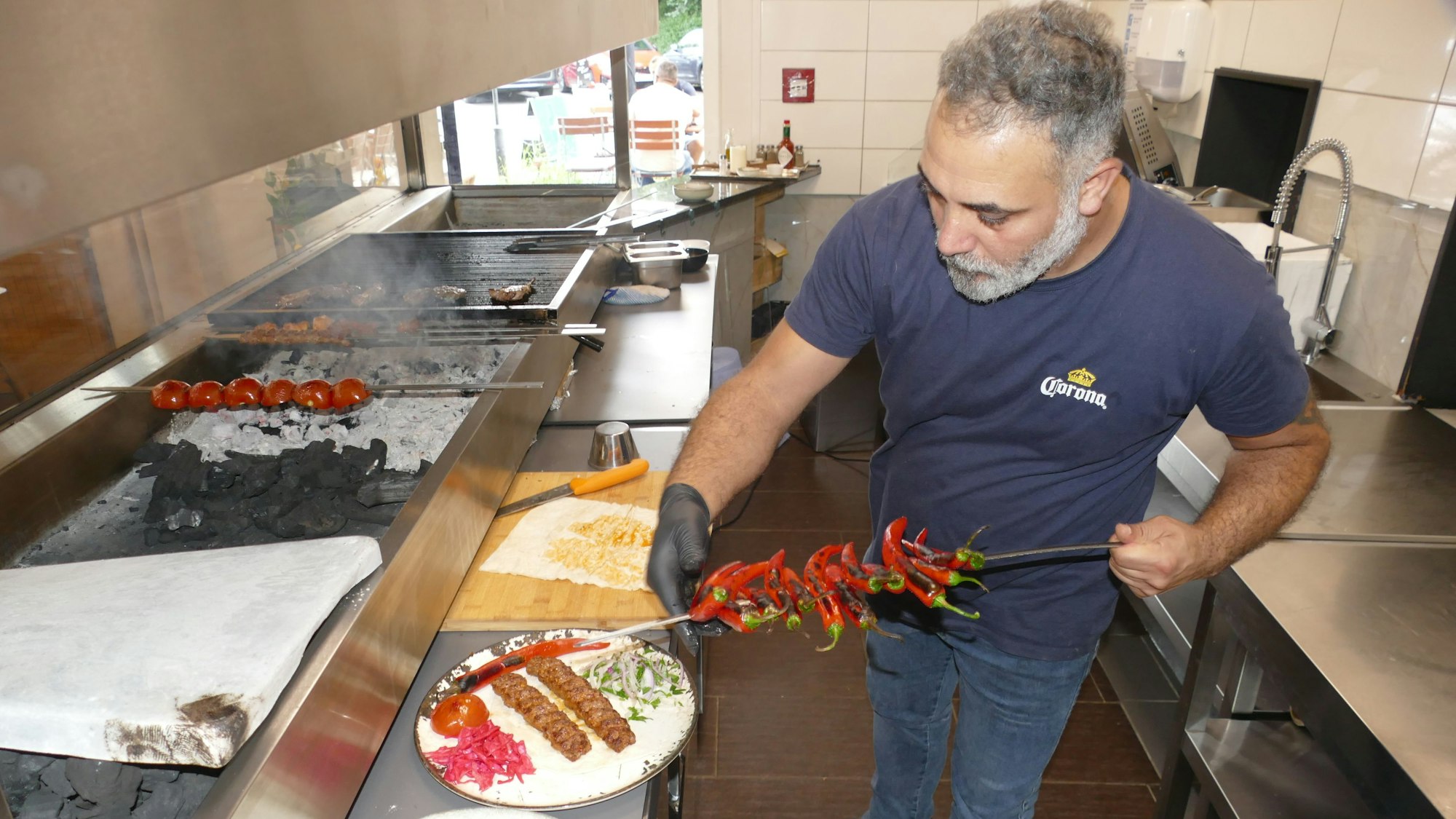 Spezialitäten vom Holzkohlegrill im Restaurant Fiano.