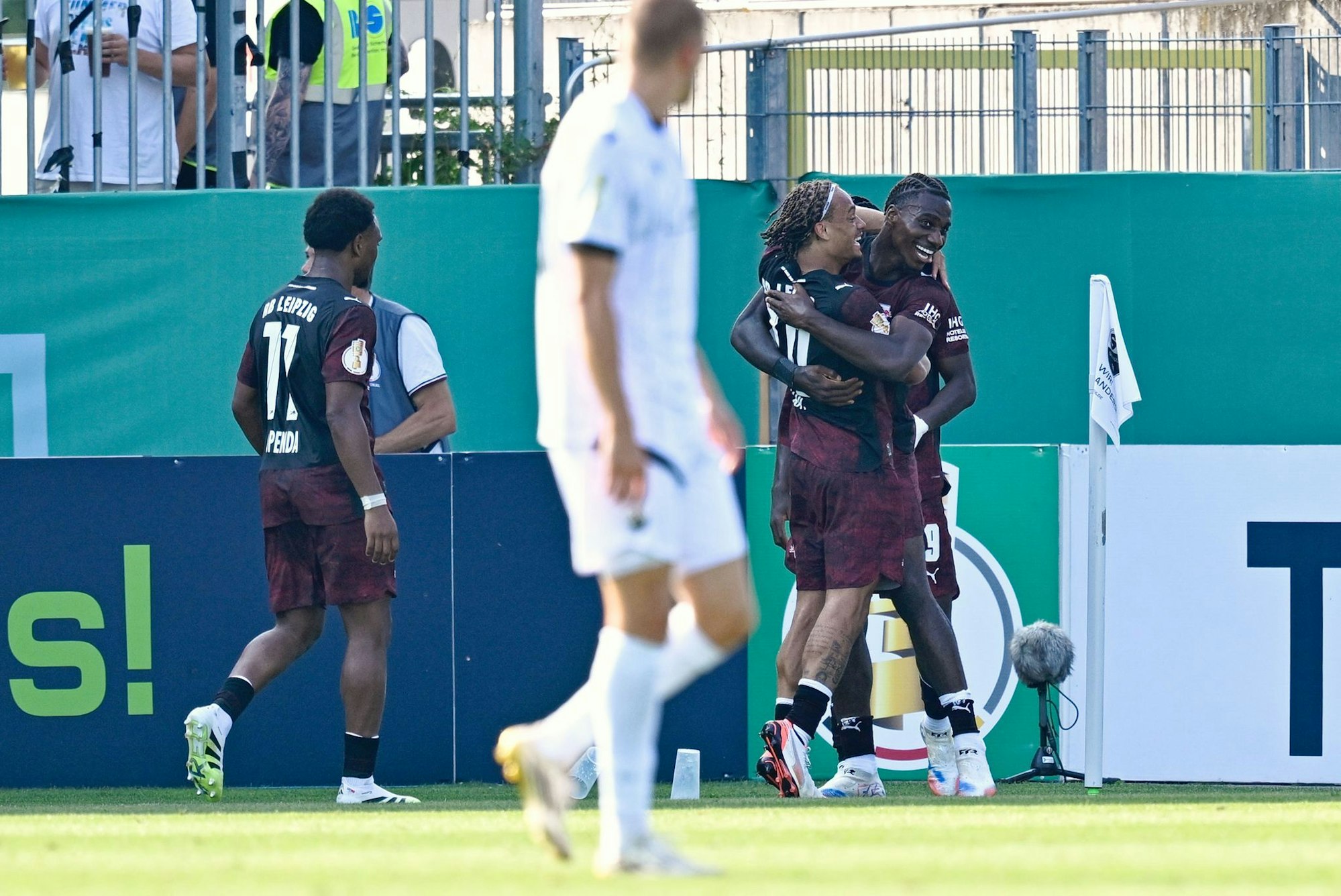 Sein Tor ebnet Leipzig den Weg in die zweite Runde: Ezechiel Banzuzi.
