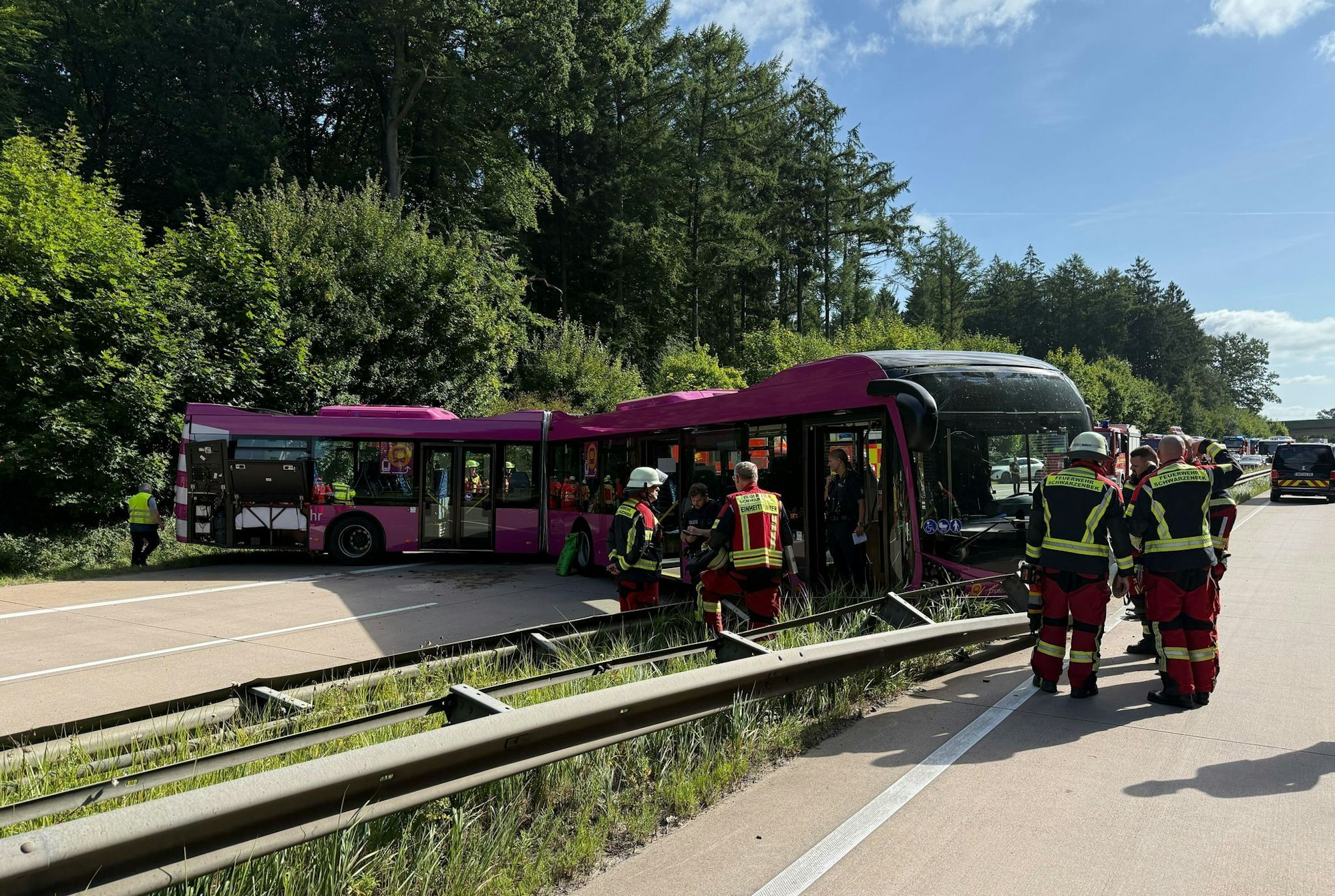 Die A24 war wegen des Unfalls in Richtung Hamburg voll gesperrt.