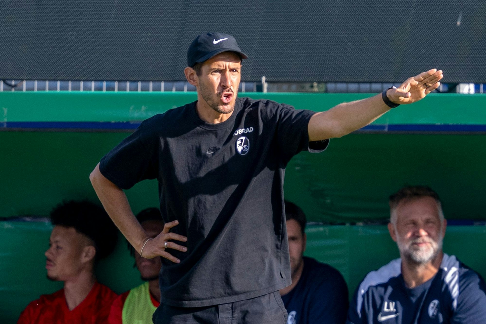 Freiburgs Trainer Julian Schuster hat einen Wunsch für den nächsten Pokalgegner.