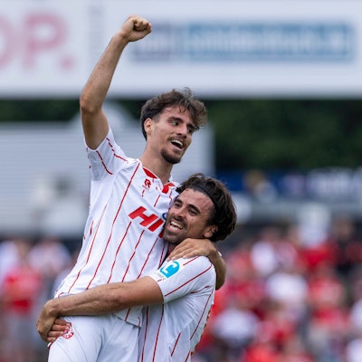 Regionalliga West: Fortuna Köln - Rot-Weiß Oberhausen, 16.08.2025 Vleron Statovci Fortuna Köln, 4 jubelt mit David Haider Al-Azzawe Fortuna Köln, 15 nach seinem Tor. Regionalliga West, Fortuna Köln - Rot-Weiß Oberhausen, 4. Spieltag, am 16.08.2025, Südstadion, Köln *** Regionalliga West Fortuna Köln Rot Weiß Oberhausen, 16 08 2025 Vleron Statovci Fortuna Köln, 4 cheers with David Haider Al Azzawe Fortuna Köln, 15 after his goal Regionalliga West, Fortuna Köln Rot Weiß Oberhausen, 4 Matchday, on 16 08 2025, Südstadion, Cologne Copyright: xBEAUTIFULxSPORTS/Meuselx