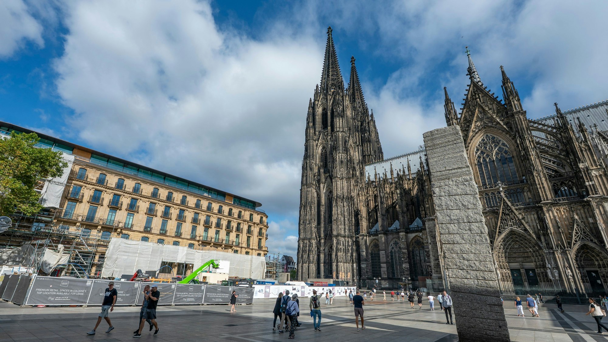 Das Dom-Hotel liegt in unmittelbarer Nähe zum Kölner Dom.