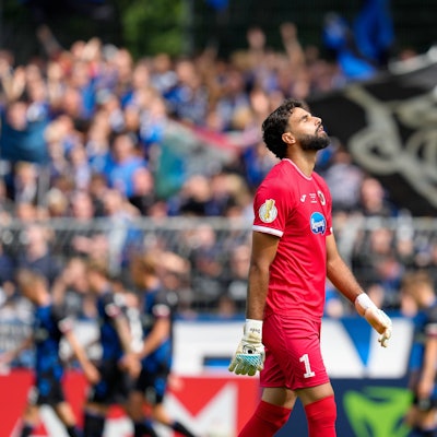 Dudu Eduardo Dos Santos Haesler, FC Viktoria Koeln, 1 reagiert nach einem Gegentor. GER, FC Viktoria Koeln vs SC Paderborn 07, Fussball, DFB-Pokal, 1. Runde, Saison 2025/2026, 17.08.2025 DFL REGULATIONS PROHIBIT ANY USE OF PHOTOGRAPHS AS IMAGE SEQUENCES AND/OR QUASI-VIDEO GER, FC Viktoria Koeln vs SC Paderborn 07, Fussball, DFB-Pokal, 1. Runde, Saison 2025/2026, 17.08.2025 Koeln *** Dudu Eduardo Dos Santos Haesler, FC Viktoria Koeln, 1 reacts after conceding a goal GER, FC Viktoria Koeln vs SC Paderborn 07, Soccer, DFB Pokal, 1 Round, Season 2025 2026, 17 08 2025 DFL REGULATES PROHIBIT ANY USE OF PHOTOGRAPHS AS IMAGE SEQUENCES AND OR QUASI VIDEO GER, FC Viktoria Koeln vs SC Paderborn 07, Football, DFB Pokal, 1 round, 2025 2026 season, 17 08 2025 Koeln Copyright: xEibner-Pressefoto/ScottxColemanx EP_SCN
