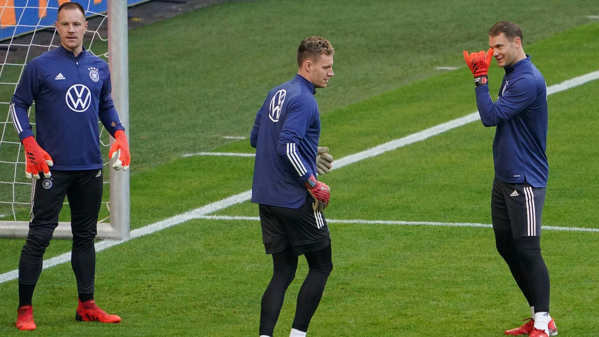 Die Torhüter Marc-Andre ter Stegen (l-r), Bernd Leno und Manuel Neuer.