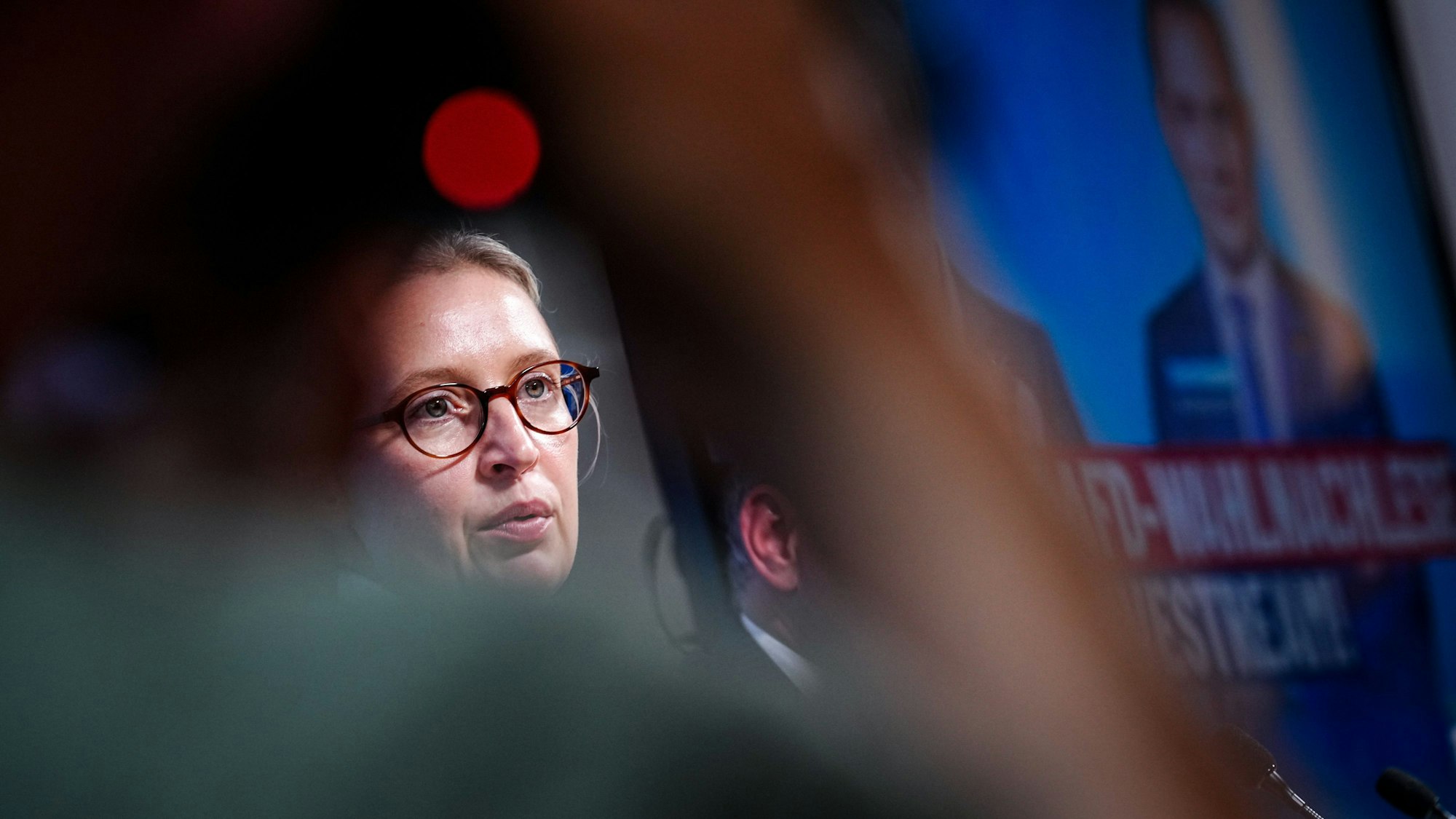 Alice Weidel, Parteivorsitzende und Fraktionsvorsitzende der AfD, gibt eine Pressekonferenz nach der Europawahl. Foto: picture alliance/dpa