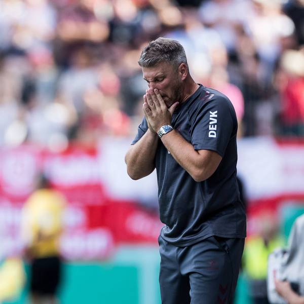 Lukas Kwasniok blickte am Sonntag in Regensburg tief in den Abgrund, doch seine Mannschaft rettete sich im letzten Moment.