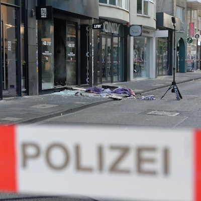 Auch die Sprengstoffexplosion an einem Geschäft in der Ehrenstraße wird dem Beschuldigten zugeordnet.