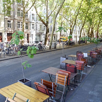 In der Weißenburgstraße im Agnesviertel hat die Stadt Köln 97 Parkplätze entfernt.