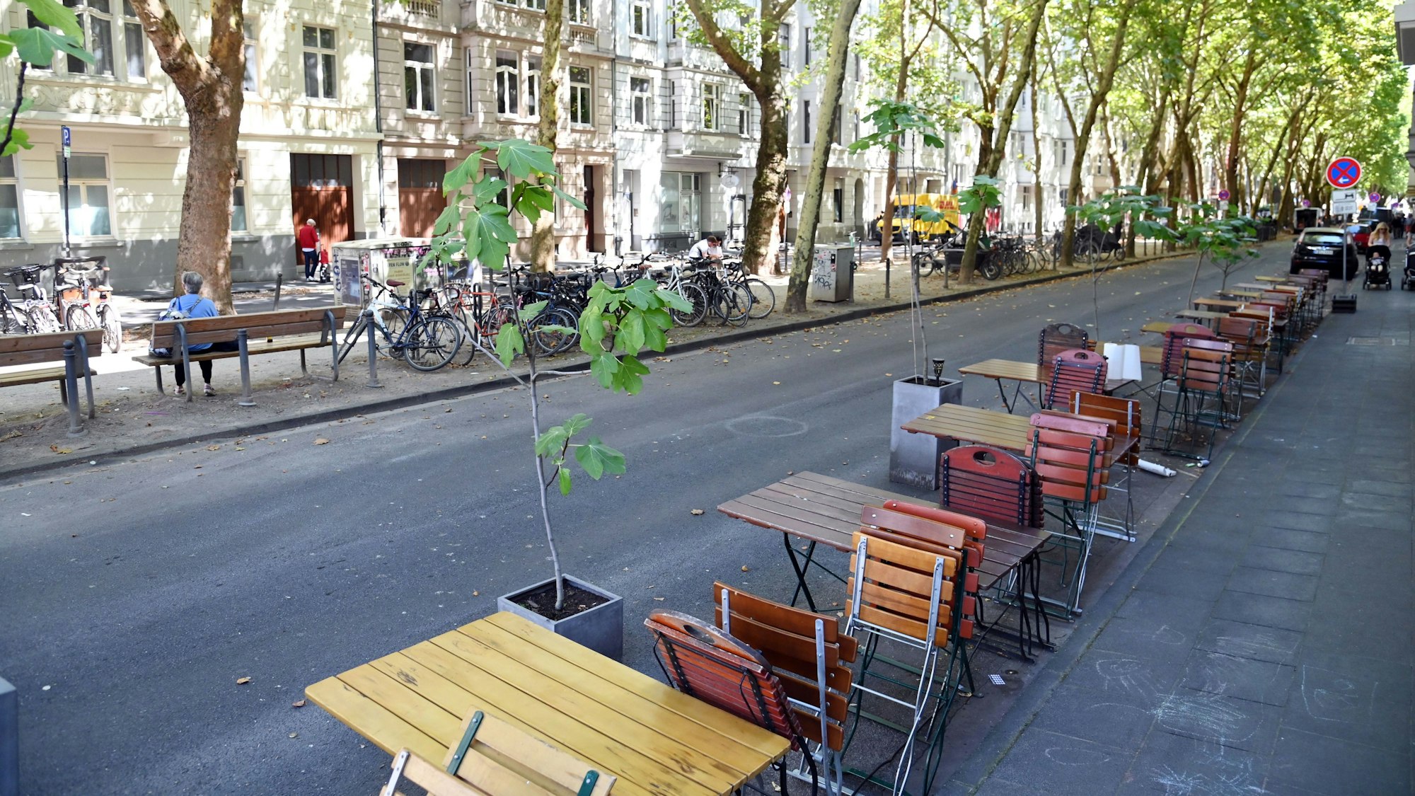 In der Weißenburgstraße im Agnesviertel hat die Stadt Köln 97 Parkplätze entfernt.