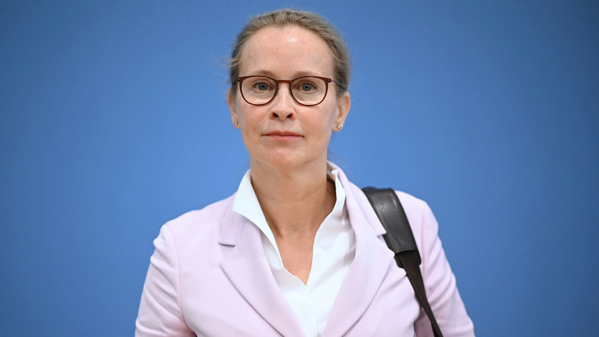 ARCHIV - 15.04.2024, Berlin: Frauke Brosius-Gersdorf, Juristin, stellt den Abschlussbericht der Kommission zur reproduktiven Selbstbestimmung und Fortpflanzungsmedizin vor. (zu dpa: «Plagiatssucher beharrt auf Vorwürfen gegen Brosius-Gersdorf») Foto: Britta Pedersen/dpa +++ dpa-Bildfunk +++