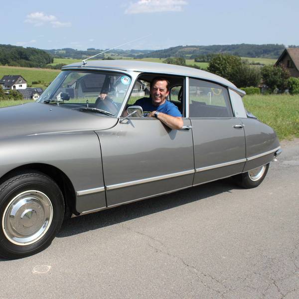 In den 1960-er Jahren staunte Frank Jesse nicht schlecht, als er in seinem Heimatort Lindlar-Hartegasse einen Citroën DS sah. Seine Begeisterung ist bis heute ungebrochen.