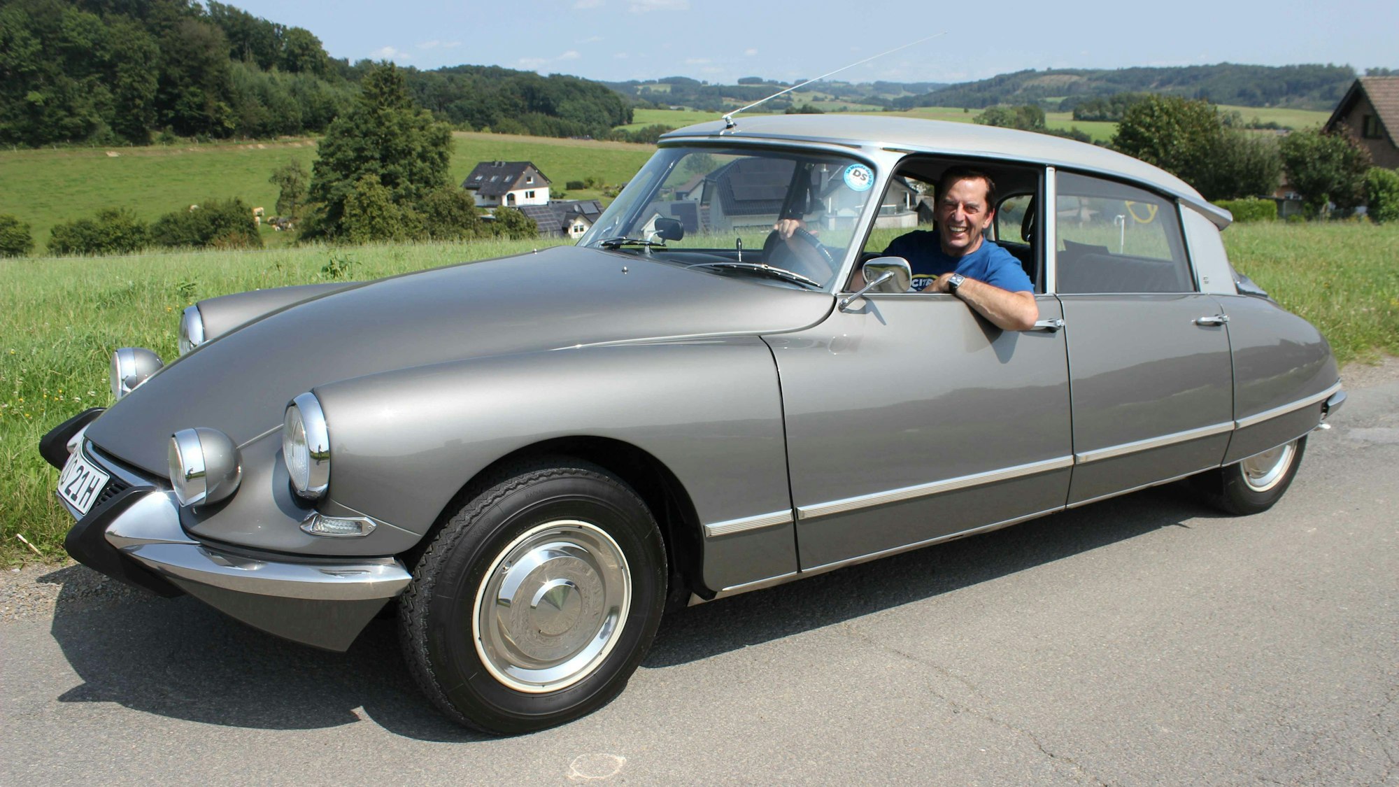 In den 1960-er Jahren staunte Frank Jesse nicht schlecht, als er in seinem Heimatort Lindlar-Hartegasse einen Citroën DS sah. Seine Begeisterung ist bis heute ungebrochen.