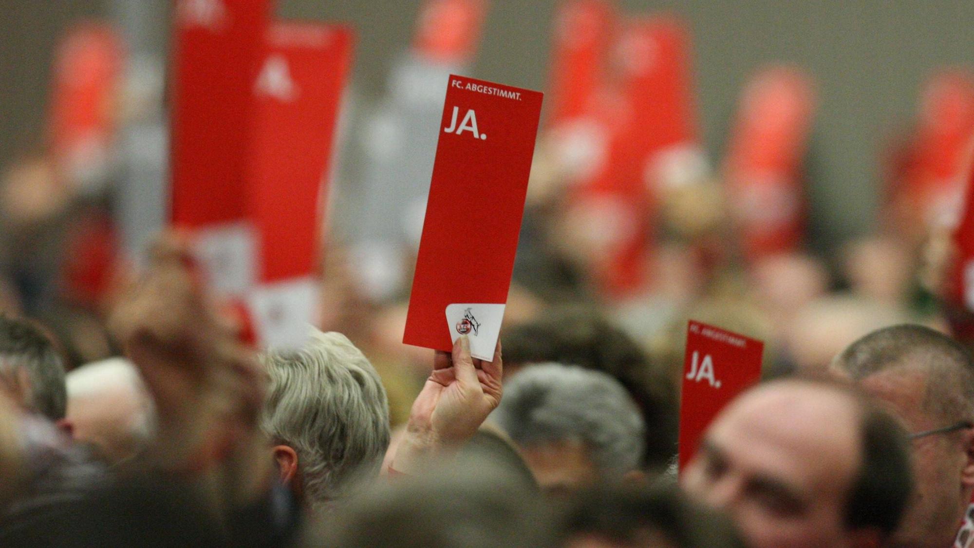 Früher wurde beim FC noch per Karte abgestimmt, mittlerweile laufen die Wahlen digital – allerdings nur am Ort der Veranstaltung.