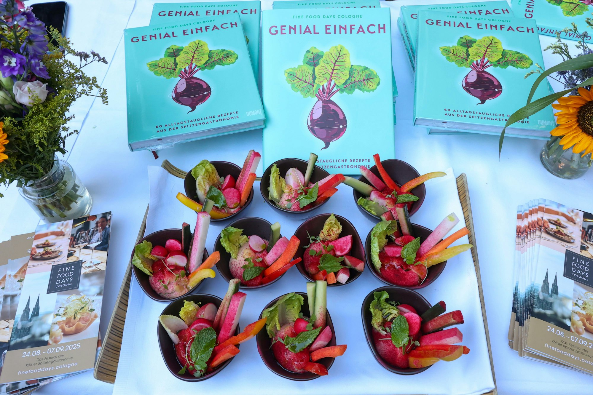 18.08.2025
Köln:
Küchenparty zur Premiere des Kochbuchs „Genial einfach“ von Kölner Stadt-Anzeiger, DuMont Buchverlag und den Cologne Fine Food Days.
Foto: Martina Goyert