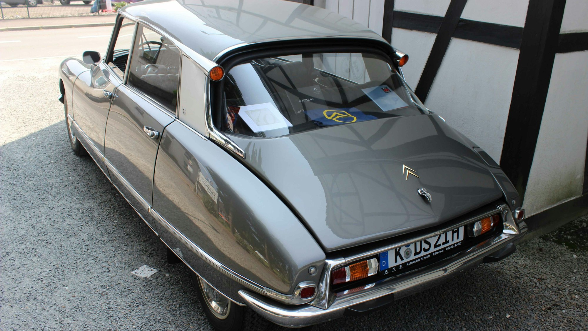 Auch von hinten ist ein DS unverkennbar.