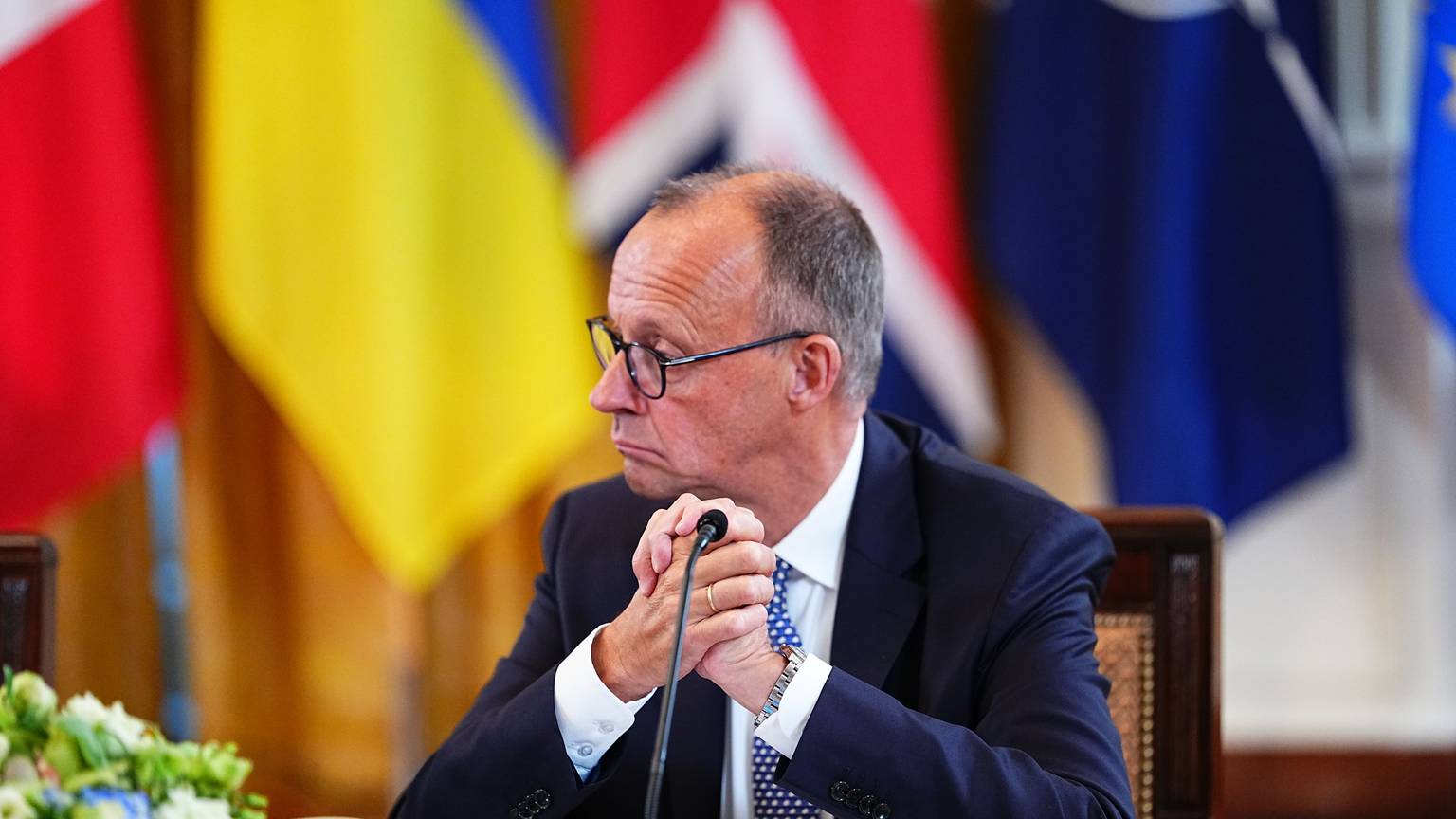 18.08.2025, USA, Washington Dc: Bundeskanzler Friedrich Merz (CDU) nimmt an einem Treffen mit US-Präsident Trump, dem ukrainischen Präsidenten Selenskyj und europäischen Staats- und Regierungschefs im Weißen Haus teil. Foto: Aaron Schwartz/PA Wire/dpa +++ dpa-Bildfunk +++
