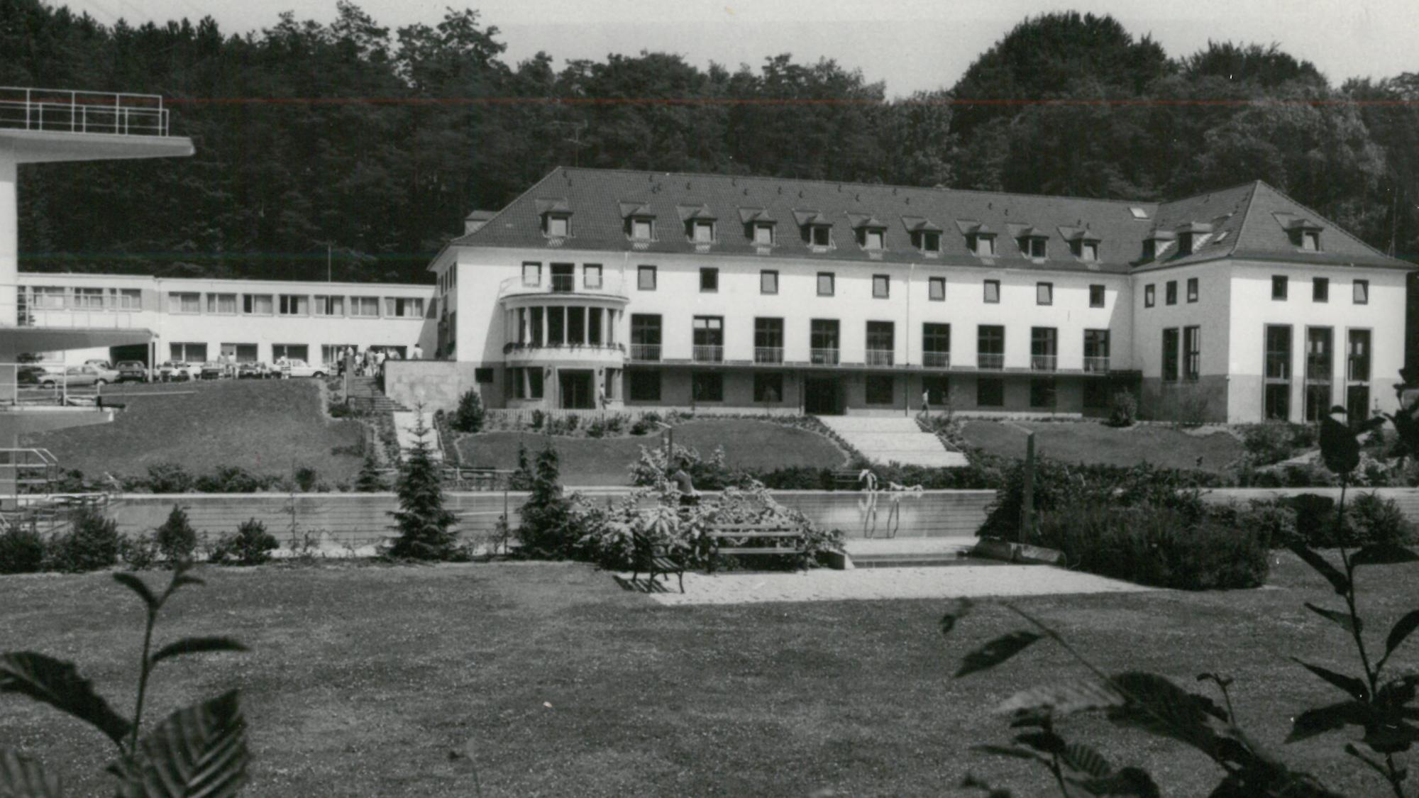 Die Anfänge der Sportschule Hennef, die vor 75 Jahren eingeweiht worden ist.