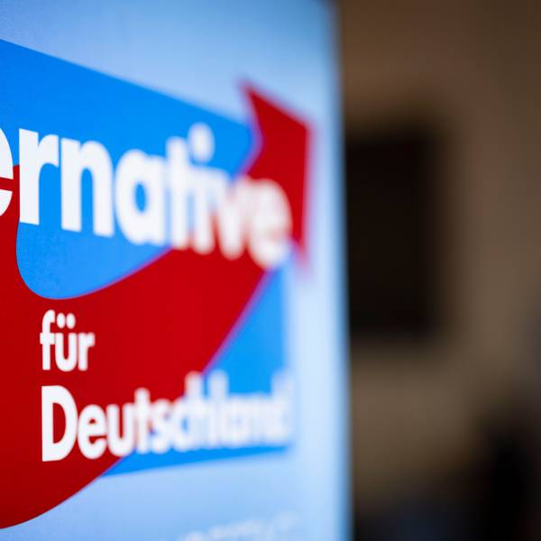 ARCHIV - 24.02.2024, Nordrhein-Westfalen, Marl: Aufsteller mit dem Schriftzug «Alternative für Deutschland» und dem Logo der AfD. Rund 13,7 Millionen Bürger dürfen am 14. September in Nordrhein-Westfalen darüber abstimmen, wer in den nächsten fünf Jahren die Geschicke vor Ort bestimmen darf. (zu dpa: «NRW-Kommunalwahl: Wer um Macht und Spitzenposten kämpft») Foto: Christoph Reichwein/dpa +++ dpa-Bildfunk +++
