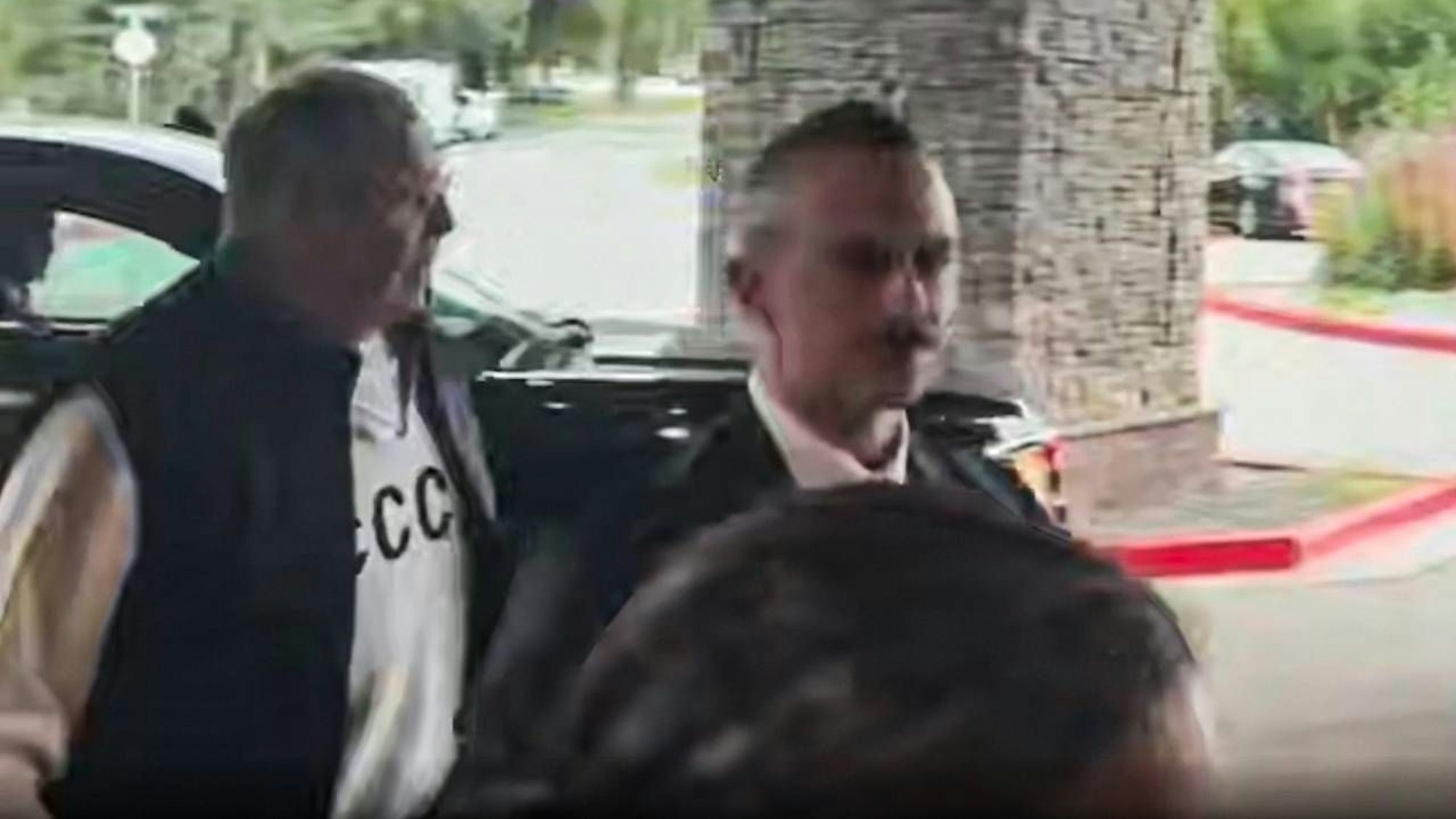 Sergej Lawrow mit „UDSSR“-Pullover vor dem Treffen zwischen Kremlchef Wladimir Putin und US-Präsident Donald Trump in Alaska. (Archivbild)