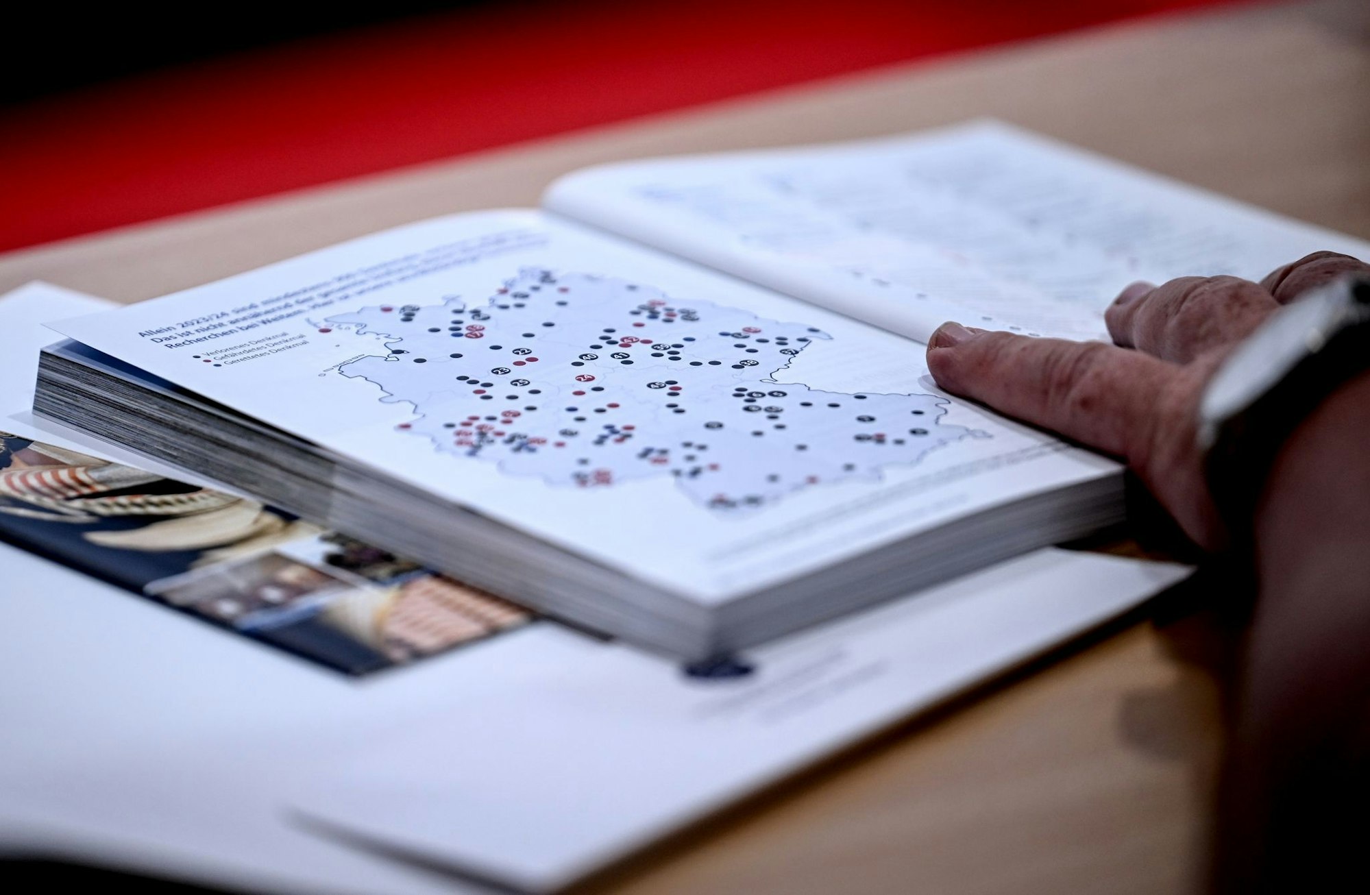 Mindestens 900 «verlorene» Denkmale in ganz Deutschland hat die Stiftung recherchiert.